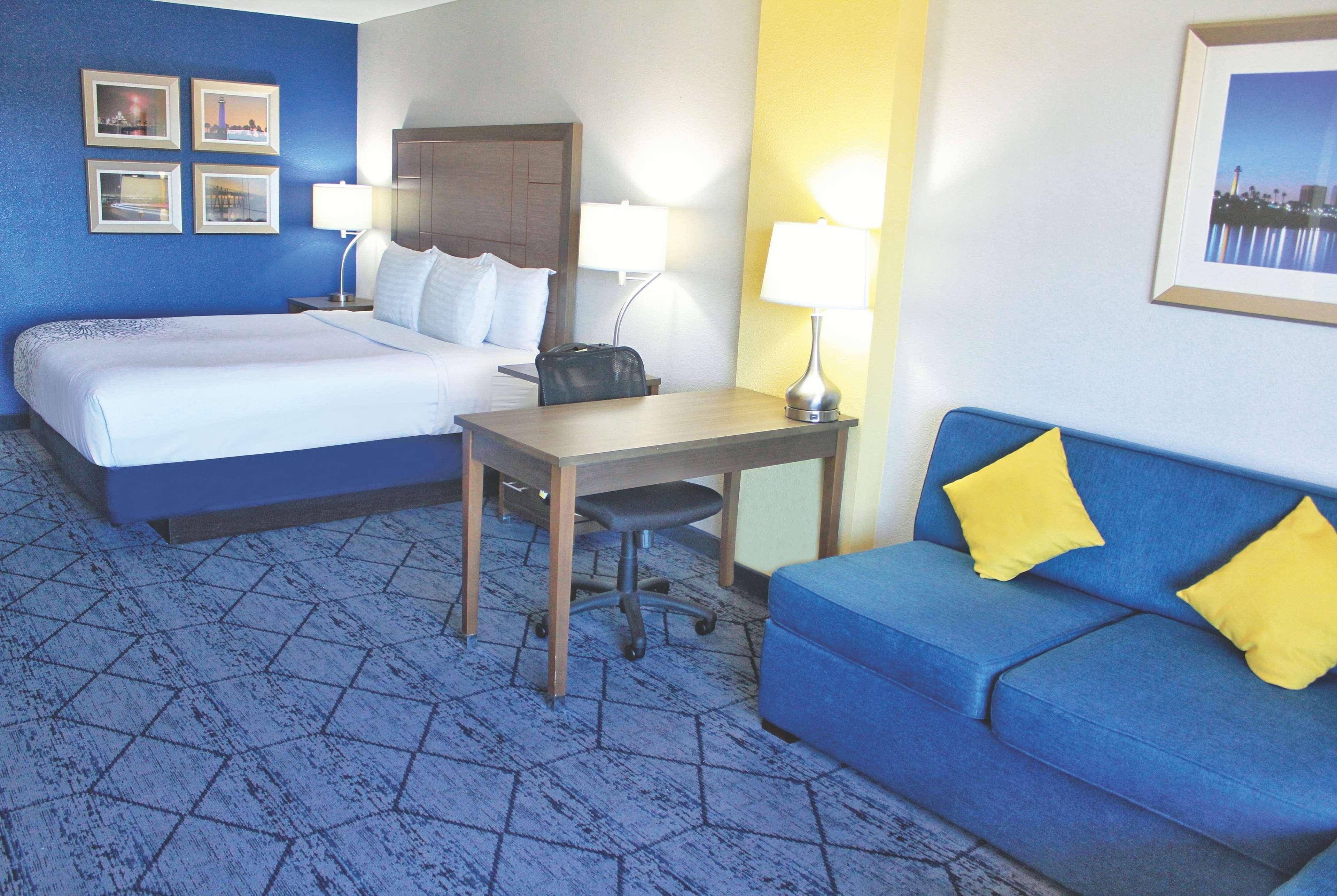 La Quinta By Wyndham Ne Long Beach/Cypress Hawaiian Gardens Exteriér fotografie