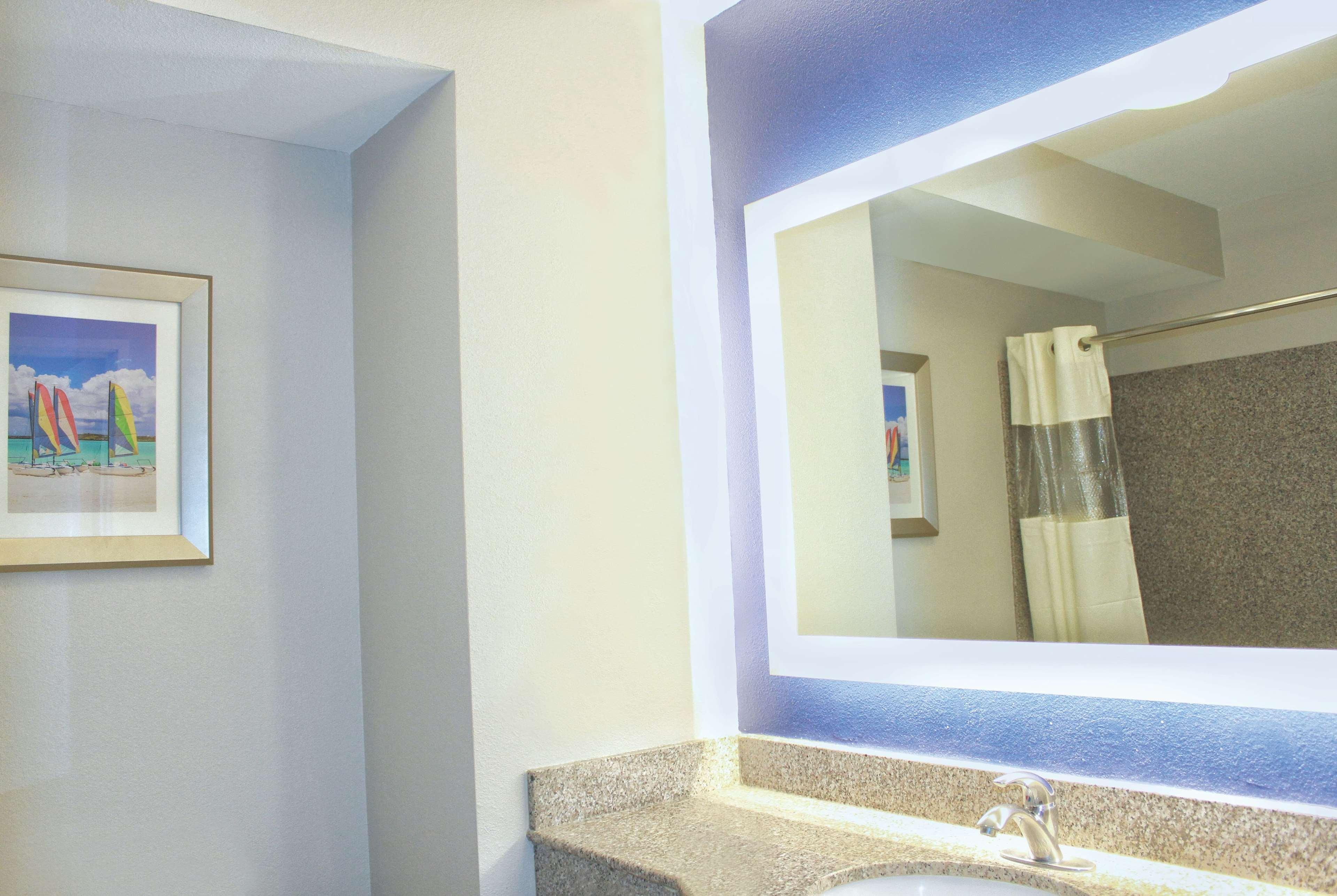 La Quinta By Wyndham Ne Long Beach/Cypress Hawaiian Gardens Exteriér fotografie